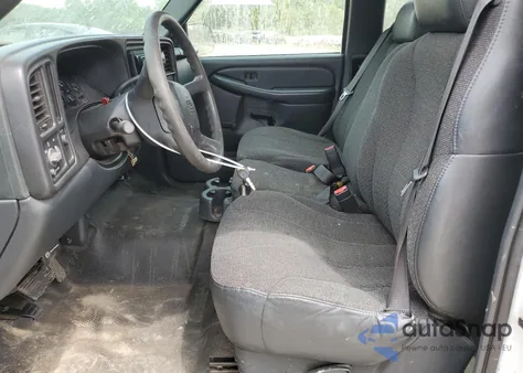 2002 Chevrolet Silverado C1500 z USA, uszkodzony, nr VIN 2GCEC19W721230023